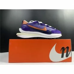 HypeYourBeast Nike Vaporwaffle Sacai Dark Iris