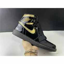 Hypeyourbeast Air Jordan 1 High'Black Metallic Gold'