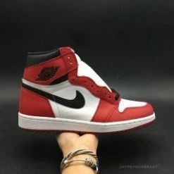HypeYourBeast Air Jordan 1 Retro High OG'Chicago'
