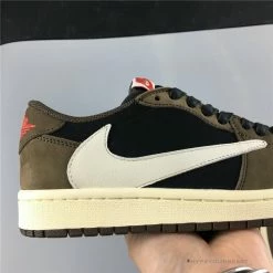 Hypeyourbeast Travis Scott X Air Jordan 1 Low'Mocha'