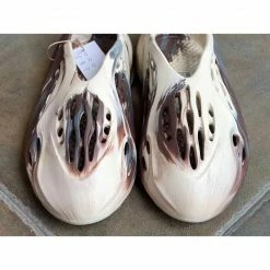 HypeYourBeast Adidas Yeezy Foam RUNNER MX'Cream Clay'