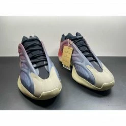 Hypeyourbeast Adidas Yeezy 700 V3'Fade Carbon'