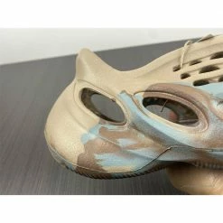 Hypeyourbeast Adidas Yeezy Foam Runner'MX Sand'