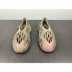 Hypeyourbeast Adidas Yeezy Foam Runner'MX Sand'