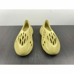 Hypeyourbeast Yeezy Foam Runner'Yellow'