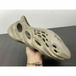 Hypeyourbeast Yeezy Foam Runner Beige