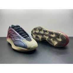 Hypeyourbeast Adidas Yeezy 700 V3'Fade Carbon'