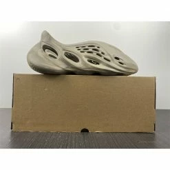 Hypeyourbeast Yeezy Foam Runner Beige