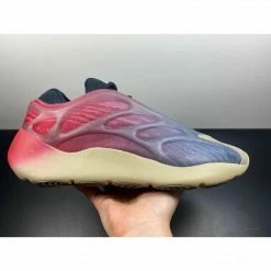Hypeyourbeast Adidas Yeezy 700 V3'Fade Carbon'