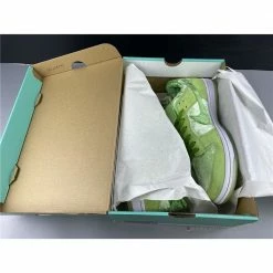 Hypeyourbeast Nike SB Dunk Low'Strange Love Green'