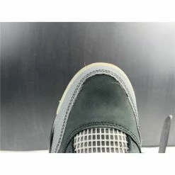 Hypeyourbeast Off White X Air Jordan 4'Bred'