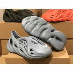 Hypeyourbeast Yeezy Foam Runner Grey