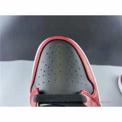 Hypeyourbeast Air Jordan 1 Mid'Chicago'