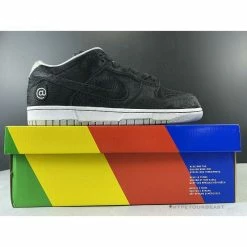HypeYourBeast Nike SB Dunk Low Pro'Medicom Toy'