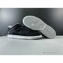 HypeYourBeast Nike SB Dunk Low Pro'Medicom Toy'