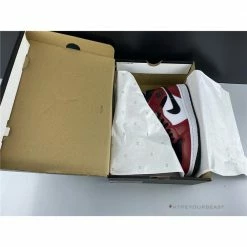 Hypeyourbeast Air Jordan 1 Mid'Chicago'